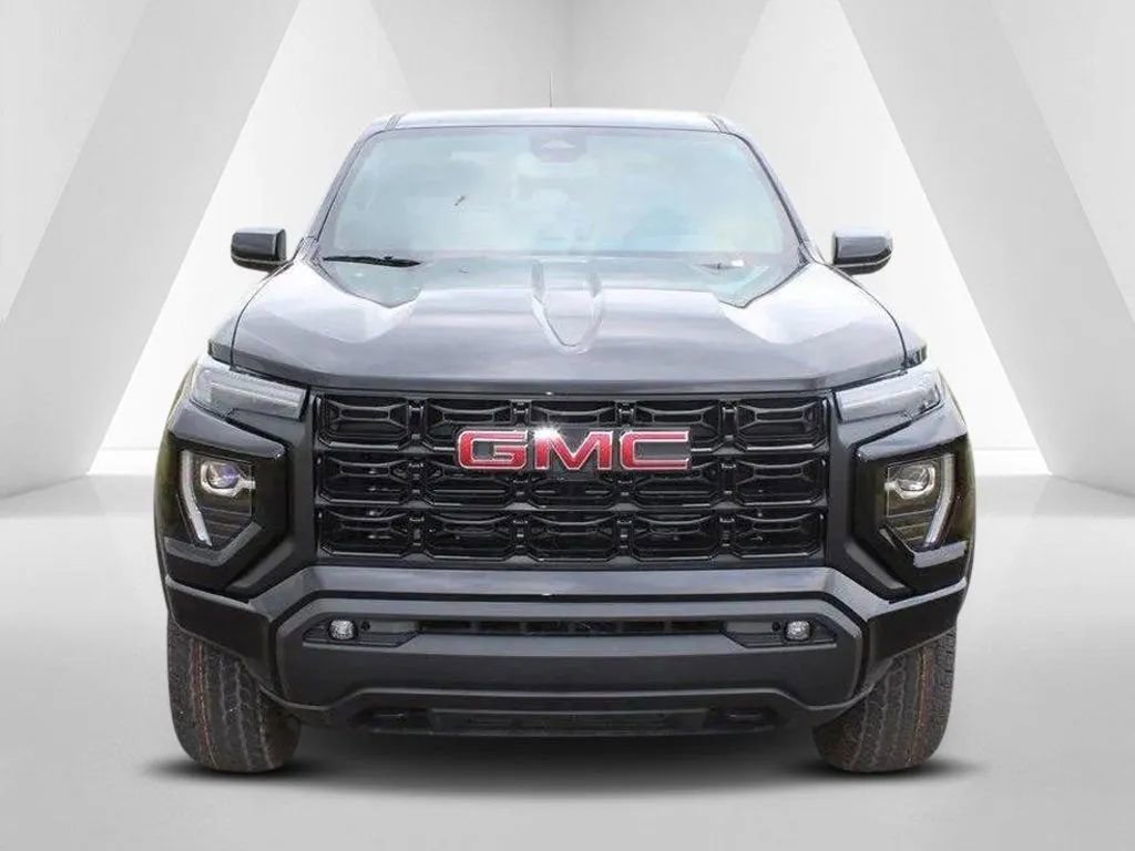 New 2026 GMC Canyon Elevation w/ LPO, Black Badging Package image 2