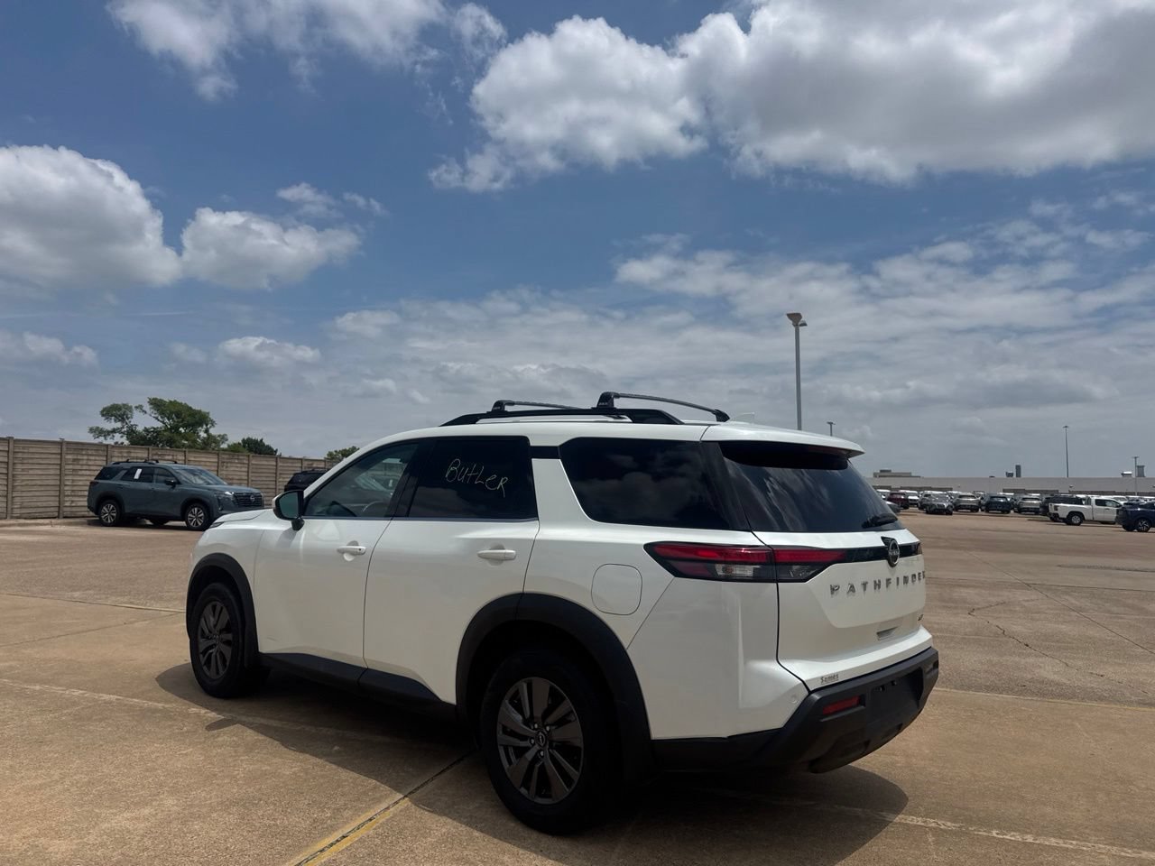 Certified 2023 Nissan Pathfinder SV w/ Lighting Package (N92) FWD image 15