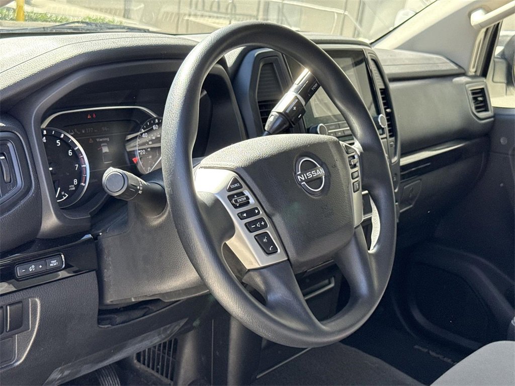 Used 2023 Nissan Titan SV image 9