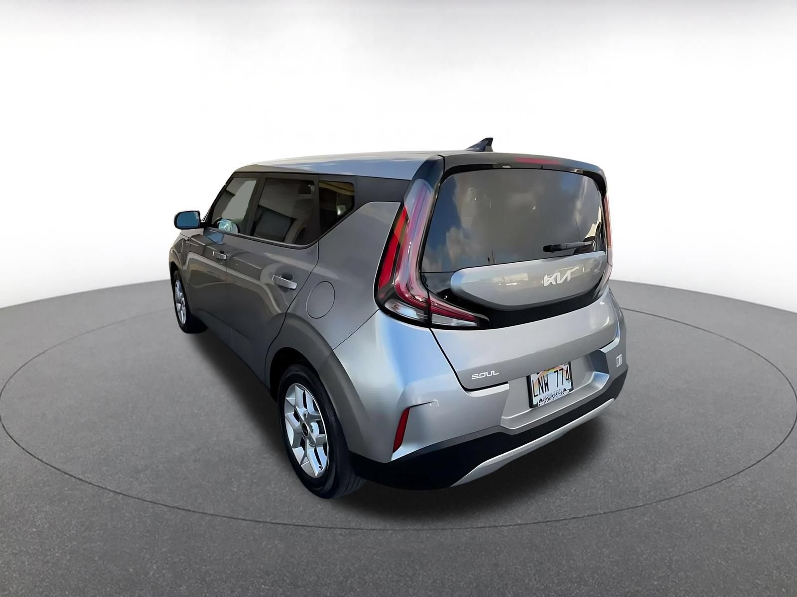 Used 2025 Kia Soul LX w/ LX Technology Package FWD image 10