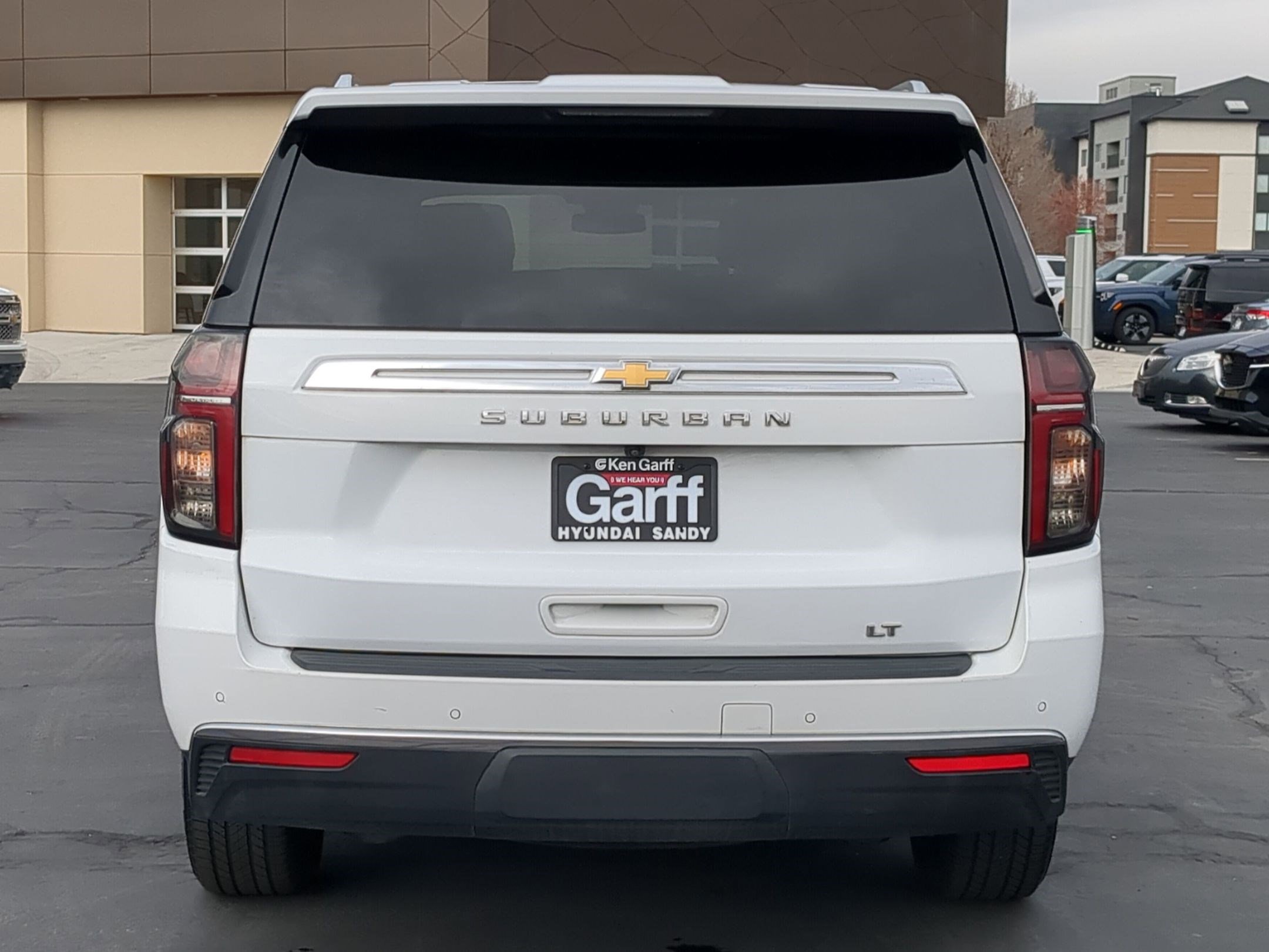 Used 2024 Chevrolet Suburban LT image 5