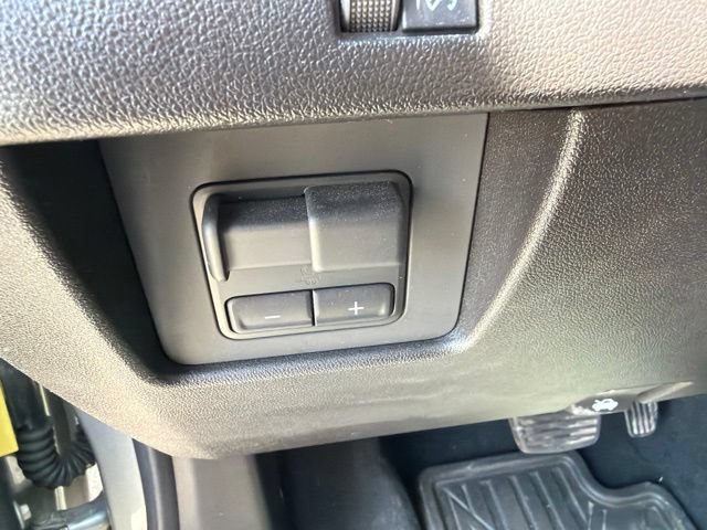 Used 2025 Chevrolet Colorado LT w/ Advanced Trailering Package AWD/4WD image 14