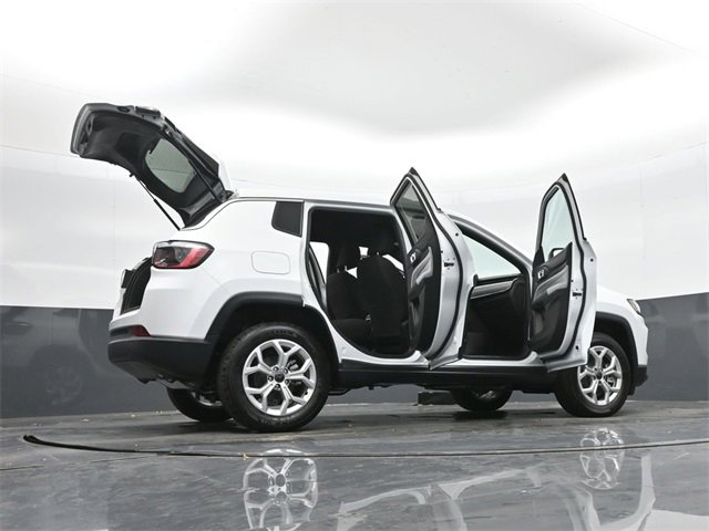 Used 2025 Jeep Compass Sport image 50