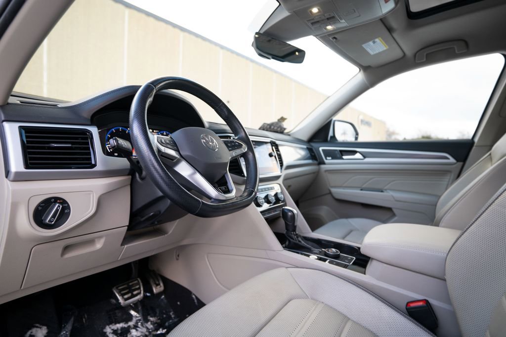 Used 2021 Volkswagen Atlas SEL Premium image 12