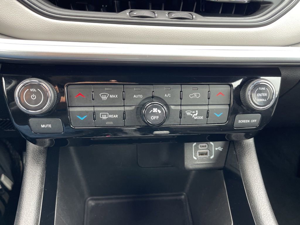 Certified 2025 Jeep Compass Limited image 12