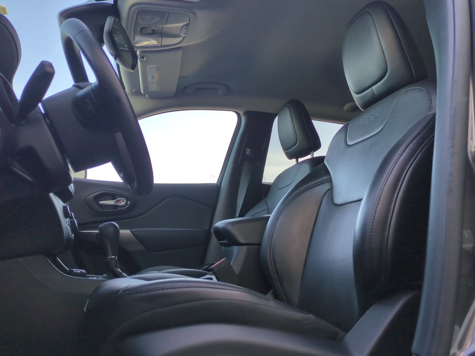 Used 2021 Jeep Cherokee Latitude Lux image 16