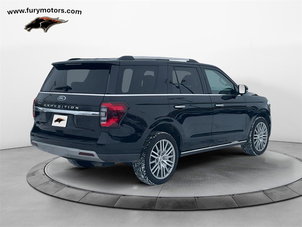 Used 2023 Ford Expedition Limited image 3