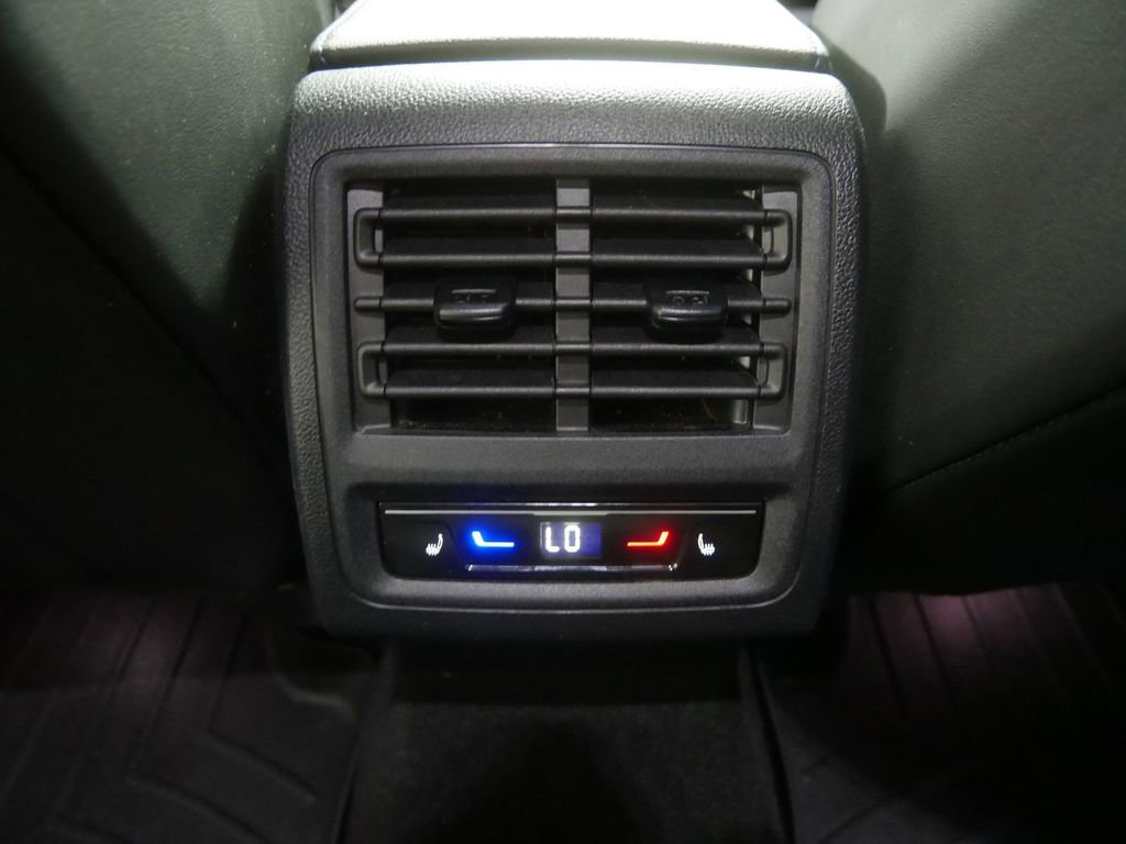 Used 2024 Volkswagen Golf R AWD/4WD image 22