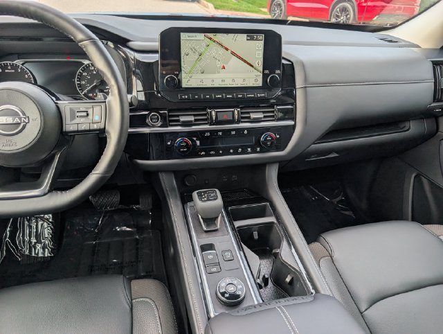 Certified 2024 Nissan Pathfinder SL AWD/4WD image 20
