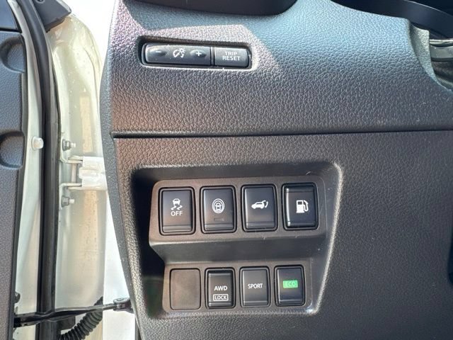 Used 2020 Nissan Rogue SV AWD/4WD image 15