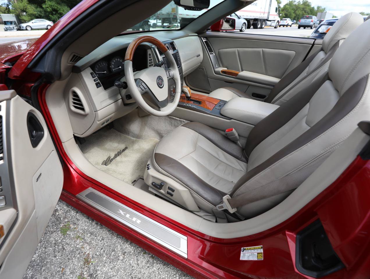 Used 2005 Cadillac XLR RWD image 19