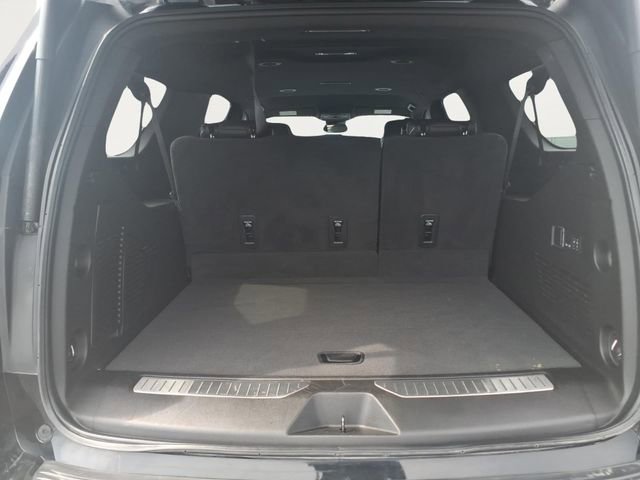 Used 2024 Chevrolet Suburban Premier AWD/4WD image 31