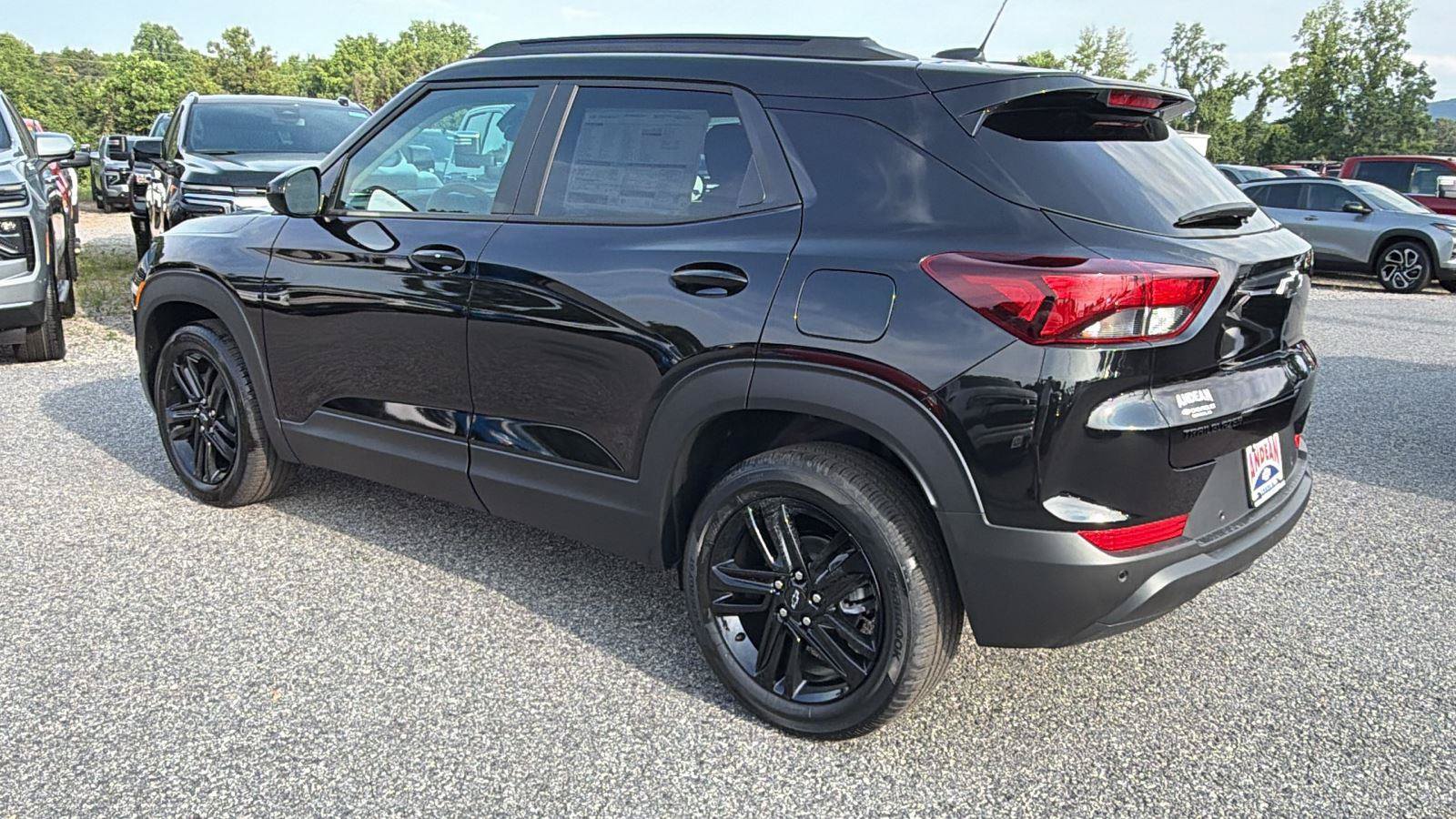 New 2026 Chevrolet TrailBlazer LT w/ Midnight Edition FWD image 10