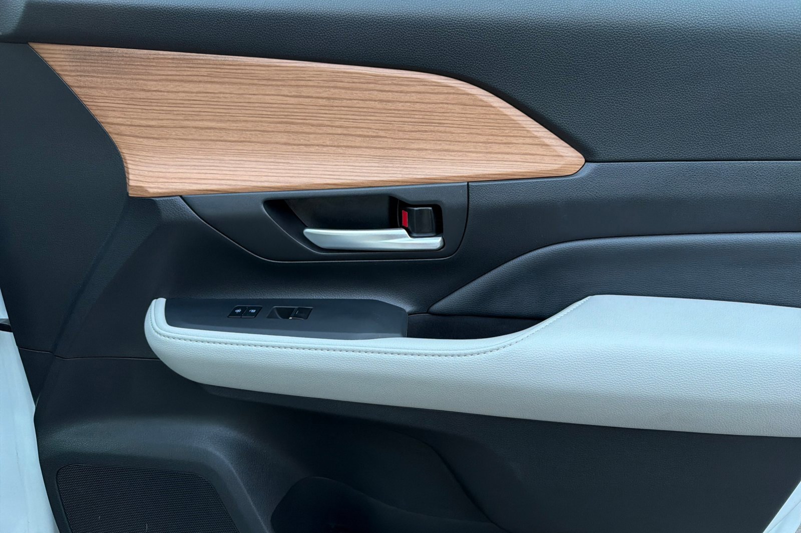 Used 2024 Toyota Grand Highlander Limited image 24