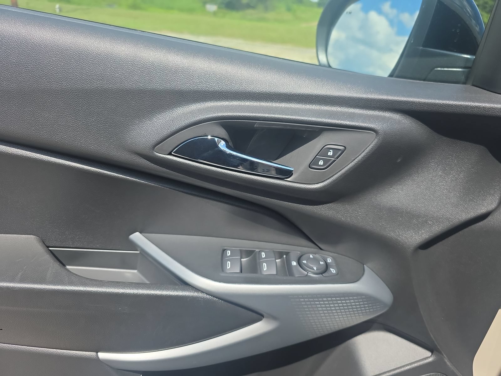 New 2026 Chevrolet Trax RS w/ Driver Confidence Package FWD image 16