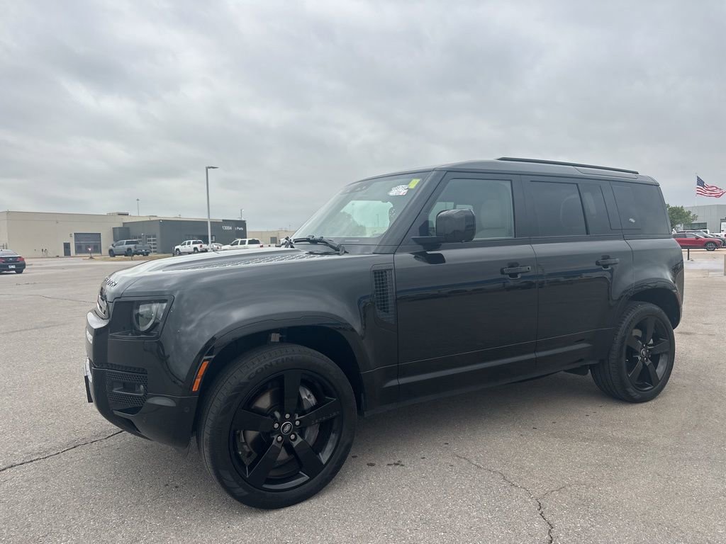 Used 2022 Land Rover Defender 110 S image 1