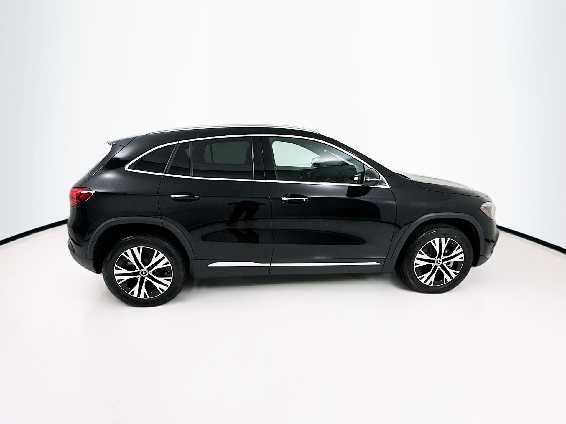 Used 2025 Mercedes-Benz GLA 250 image 9