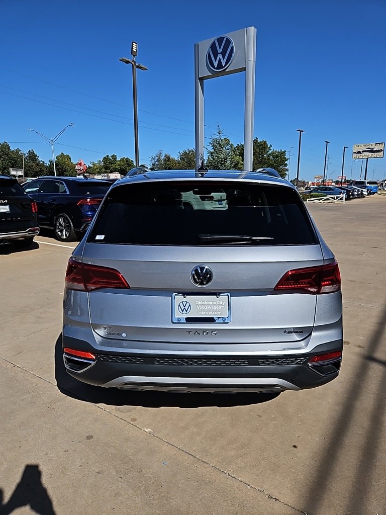 Used 2024 Volkswagen Taos SE image 6