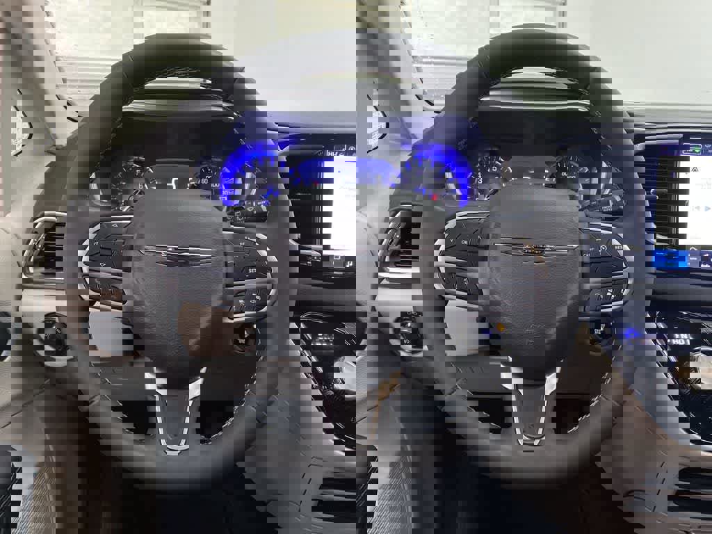 Used 2024 Chrysler Pacifica Touring-L image 19