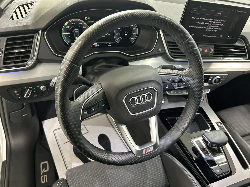 Used 2024 Audi Q5 e Prestige AWD/4WD image 4