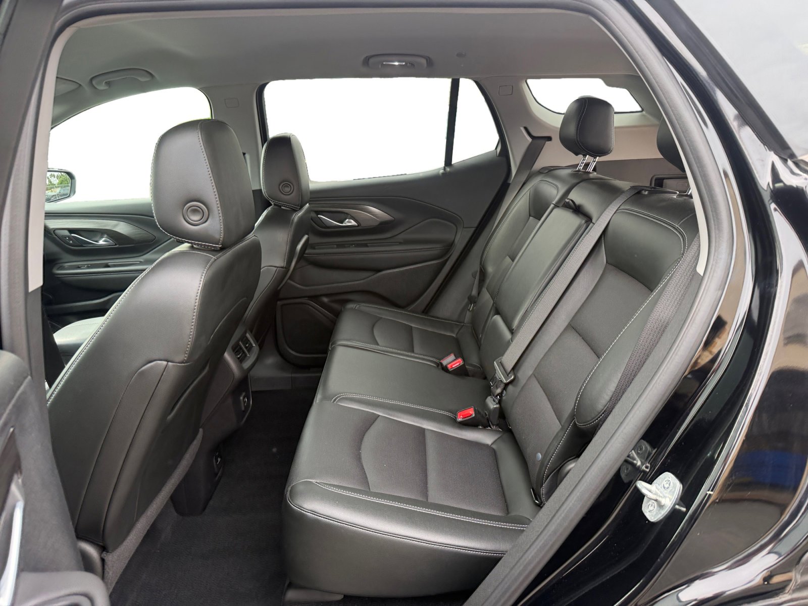 Used 2022 GMC Terrain SLT w/ Infotainment Package II image 16