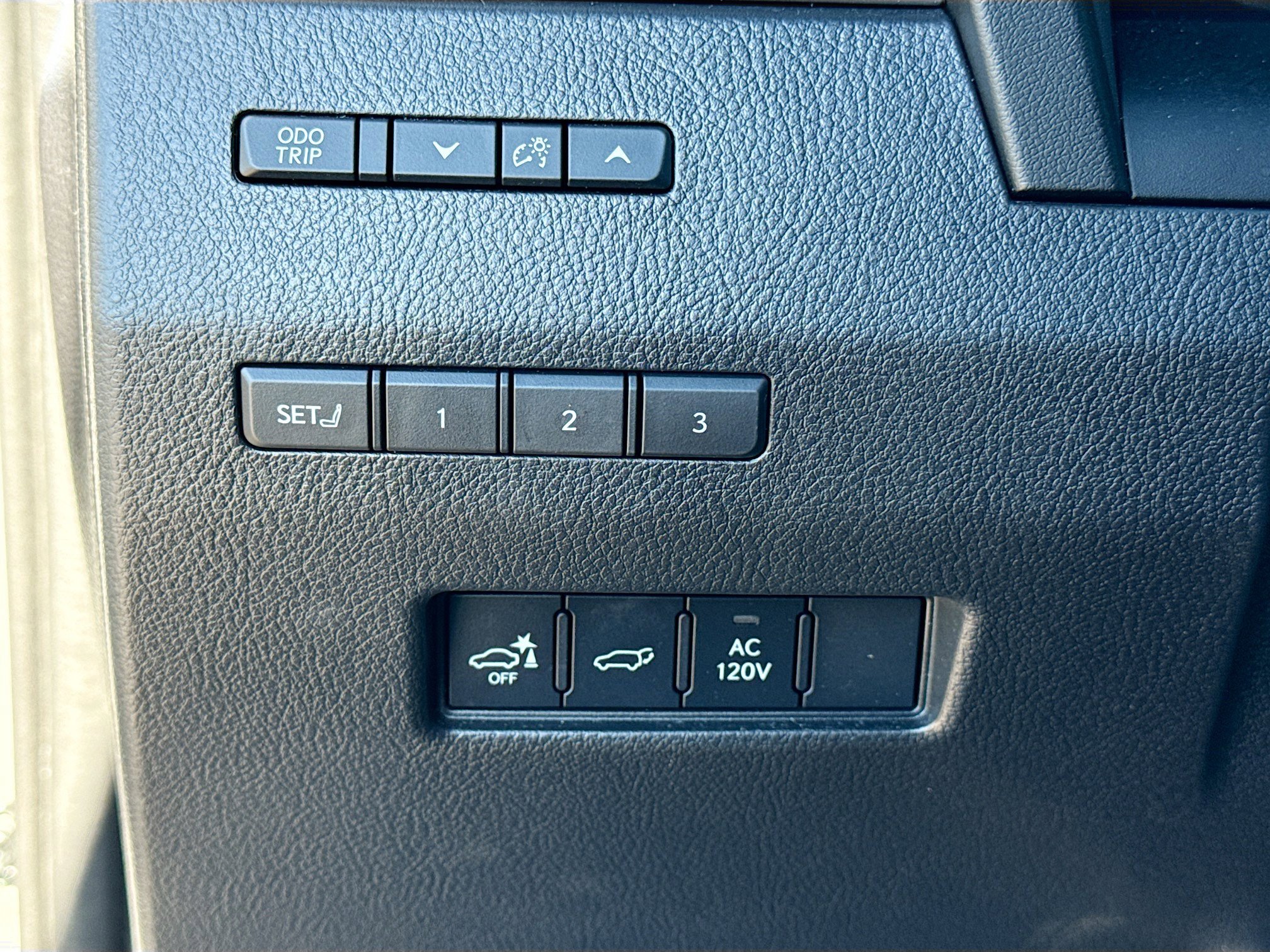 Used 2024 Lexus GX 550 w/ Accessory Package (Z1) image 36