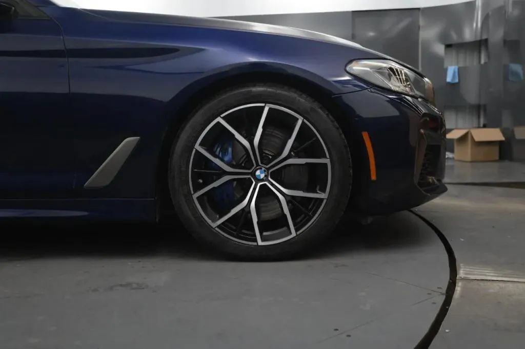 Used 2021 BMW M550i xDrive w/ Executive Package AWD/4WD image 20