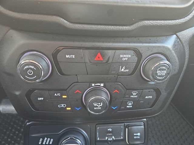 Used 2023 Jeep Renegade Altitude AWD/4WD image 4