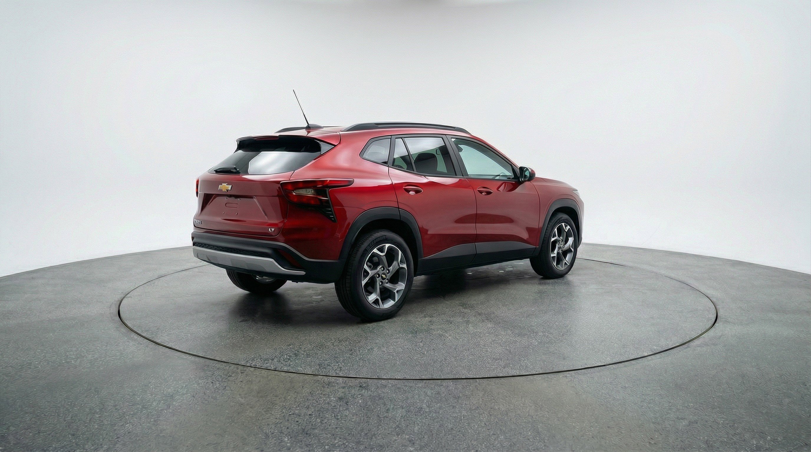 Used 2025 Chevrolet Trax LT FWD image 9