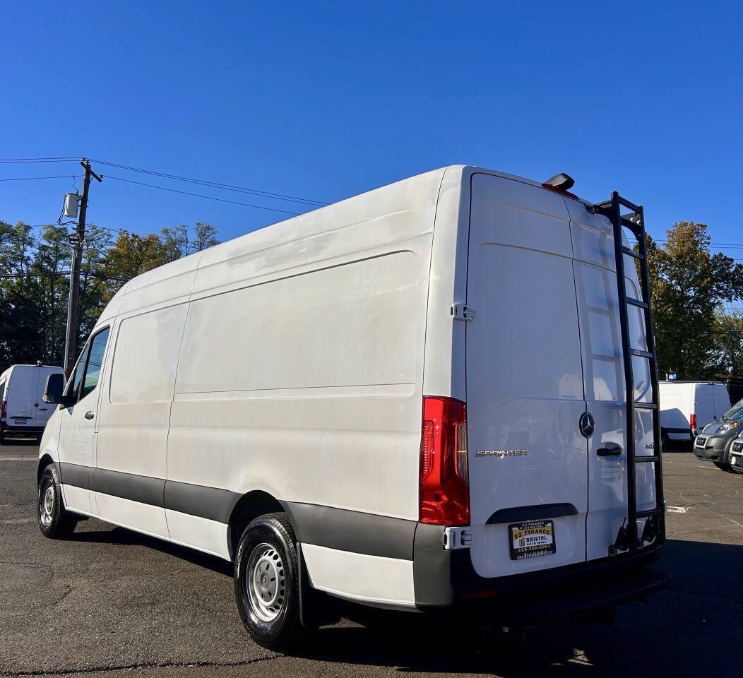Used 2021 Mercedes-Benz Sprinter 2500 image 3