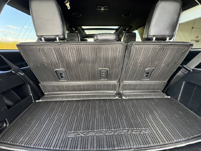 Used 2020 Ford Expedition Limited w/ Texas Edition Package RWD image 31