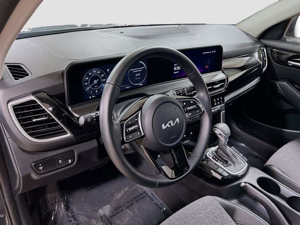 Certified 2024 Kia Seltos S image 9