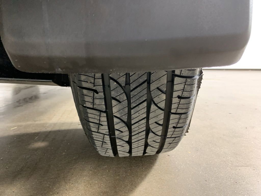 Used 2019 Toyota RAV4 LE w/ Carpet Mat Package AWD/4WD image 40