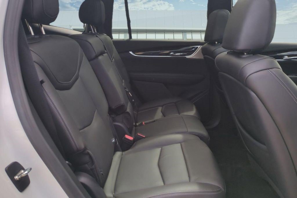 Certified 2023 Cadillac XT6 Premium Luxury FWD image 18