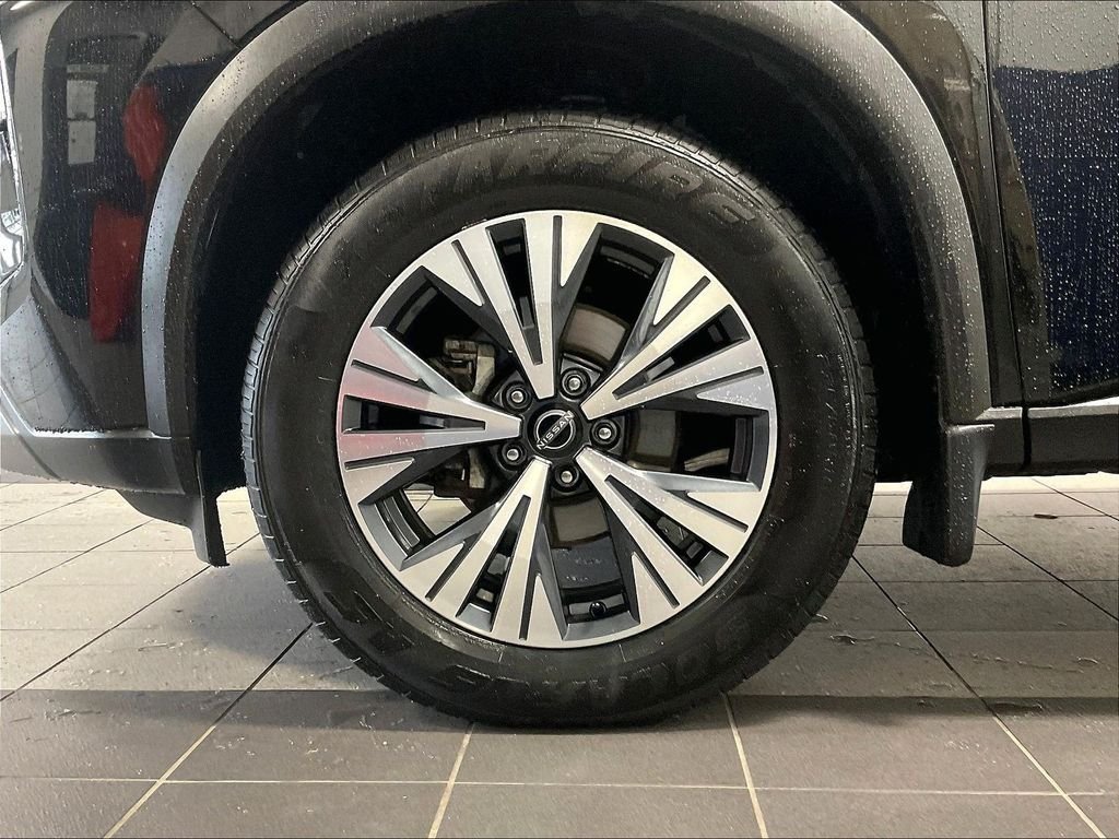 Used 2023 Nissan Rogue SV AWD/4WD image 7