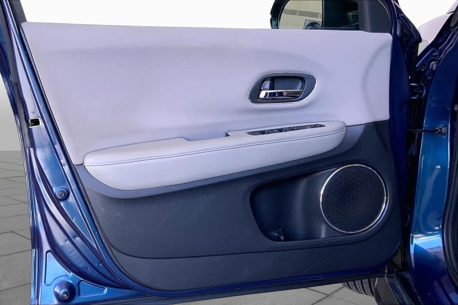 Used 2016 Honda HR-V EX image 22