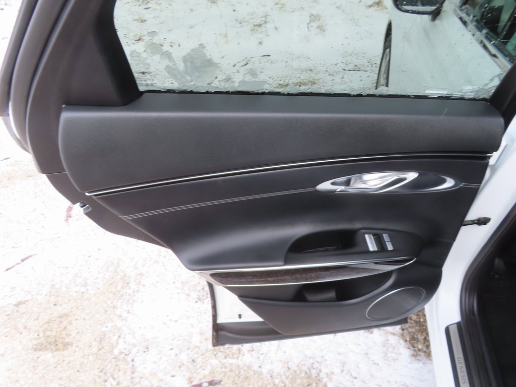 Used 2025 Genesis GV70 2.5T image 32