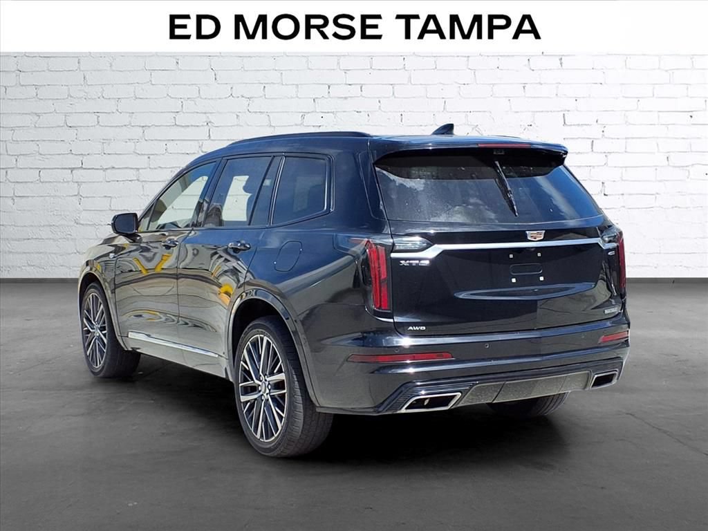Used 2023 Cadillac XT6 Sport w/ Technology Package AWD/4WD image 3