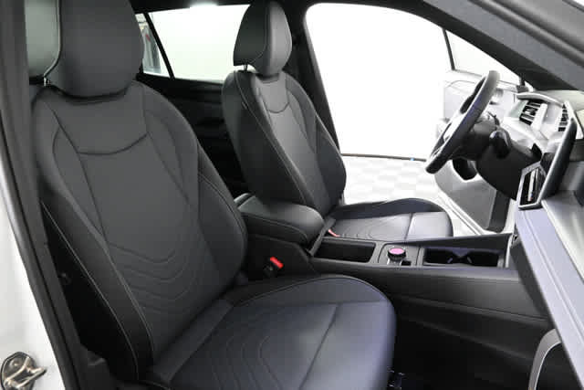 New 2026 Volkswagen Tiguan SE R-Line FWD image 15
