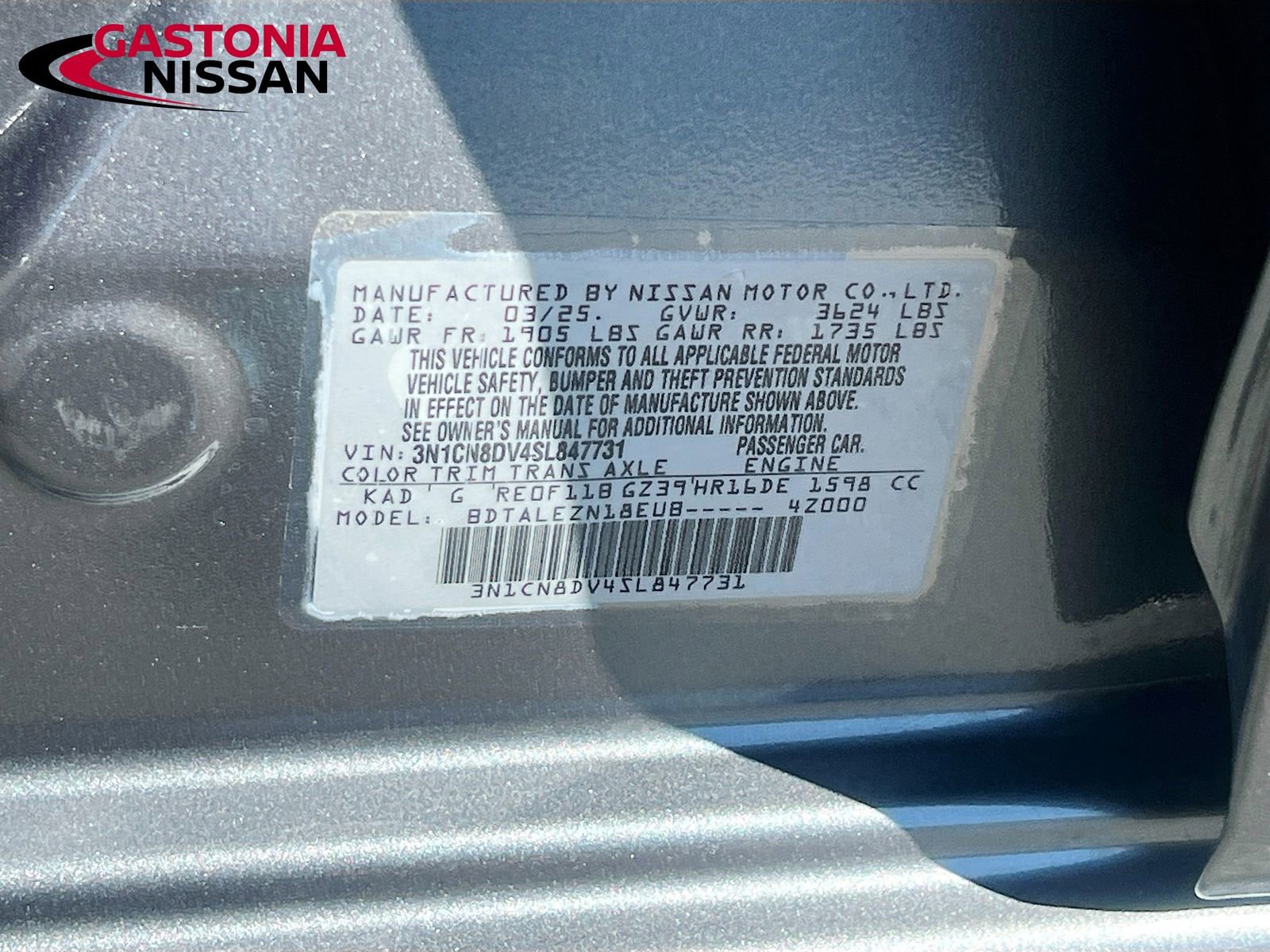 Used 2025 Nissan Versa S w/ Trunk Package image 39