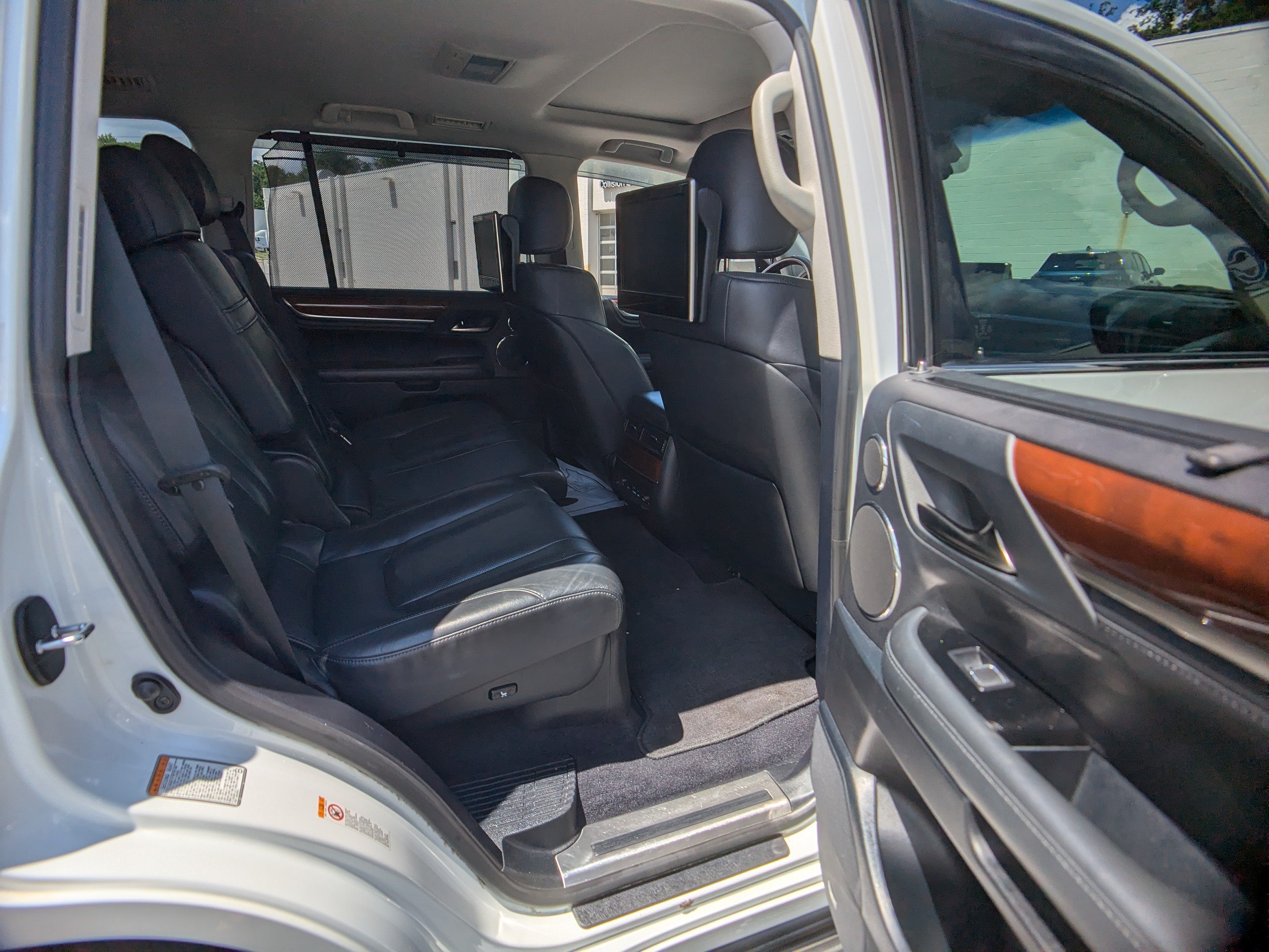 Used 2017 Lexus LX 570 4WD image 13