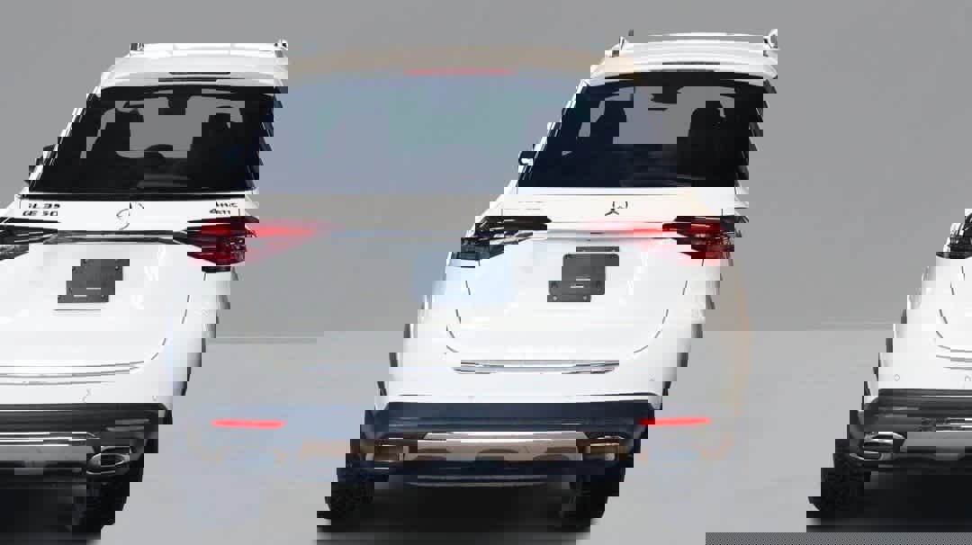 Used 2024 Mercedes-Benz GLE 350 4MATIC w/ Driver Assistance Package image 6