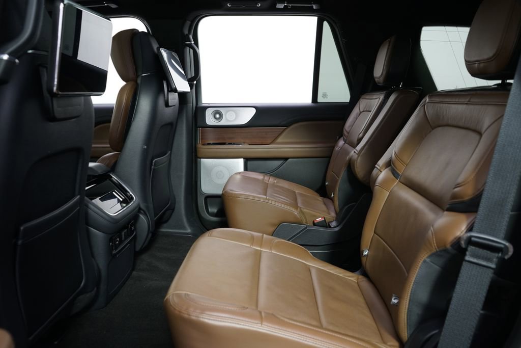 Used 2022 Lincoln Navigator Reserve AWD/4WD image 22