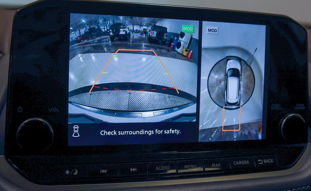 Used 2023 Nissan Rogue SL w/ SL Premium Package image 20