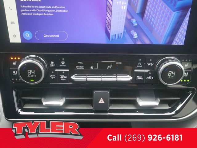 Used 2024 Toyota Highlander Limited AWD/4WD image 49