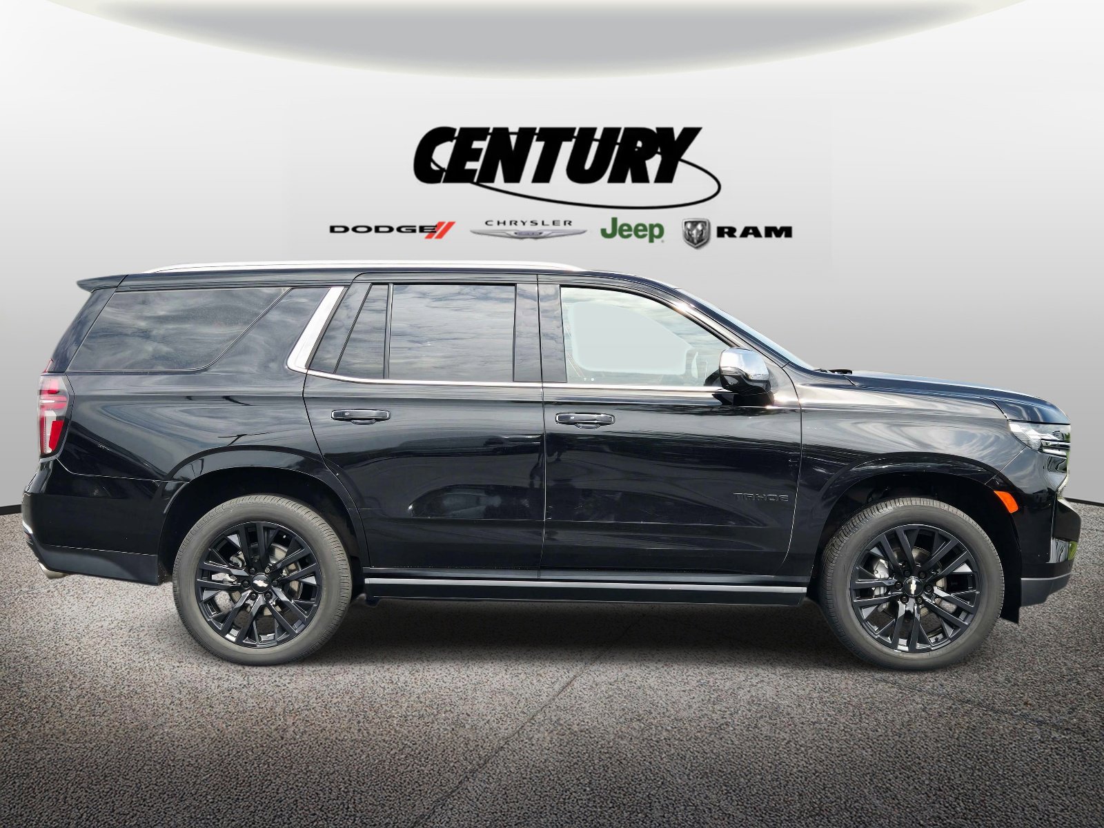 Used 2023 Chevrolet Tahoe Premier w/ Premium Package 2 image 2