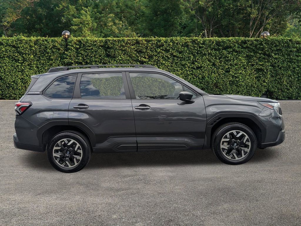 Certified 2025 Subaru Forester AWD/4WD image 3