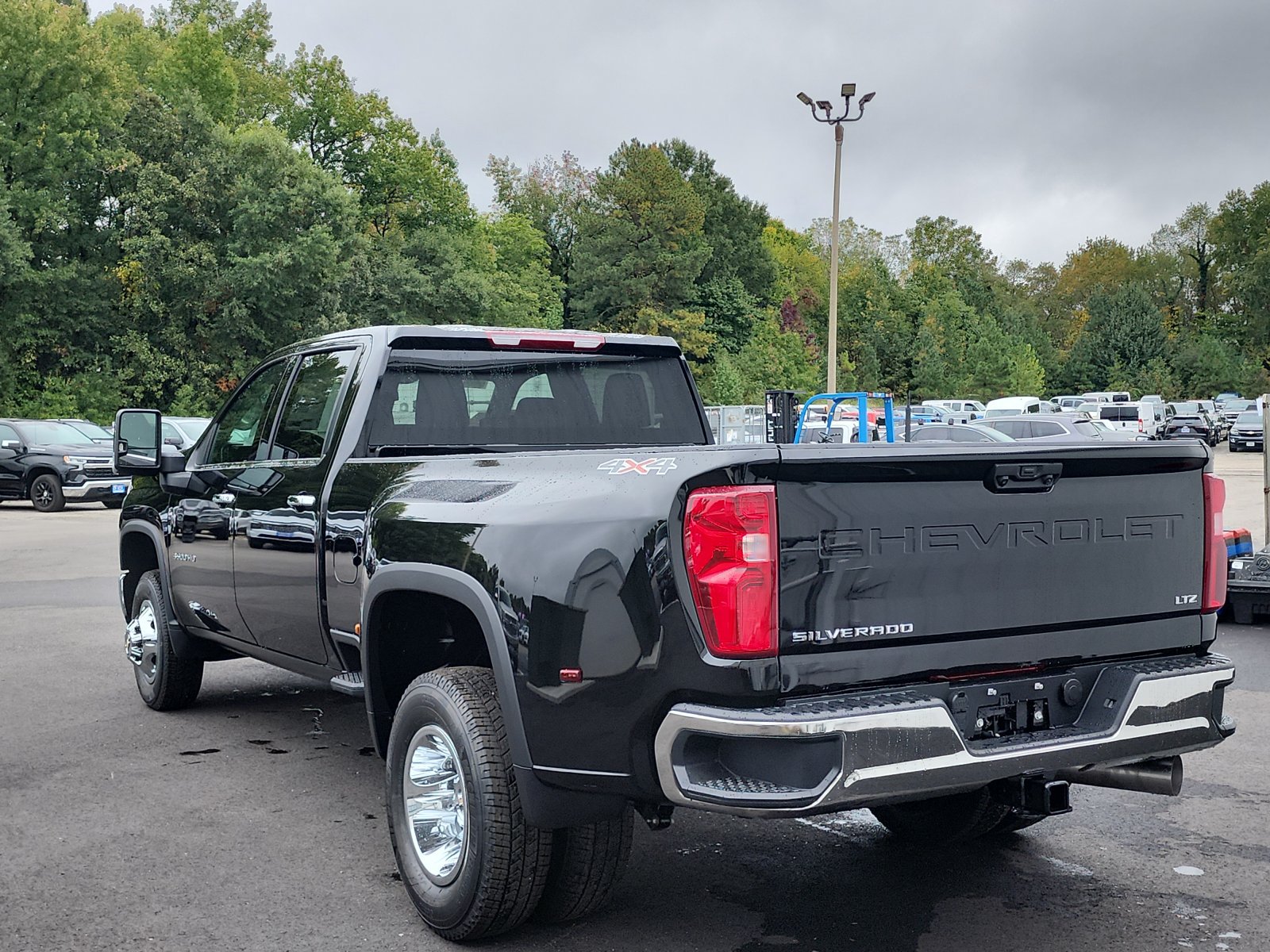 New 2026 Chevrolet Silverado 3500 LTZ AWD/4WD image 3