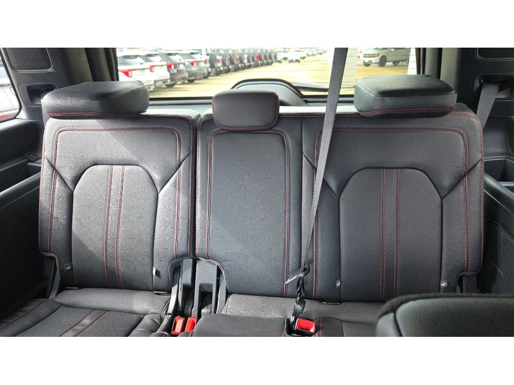Used 2024 Ford Expedition Limited image 9