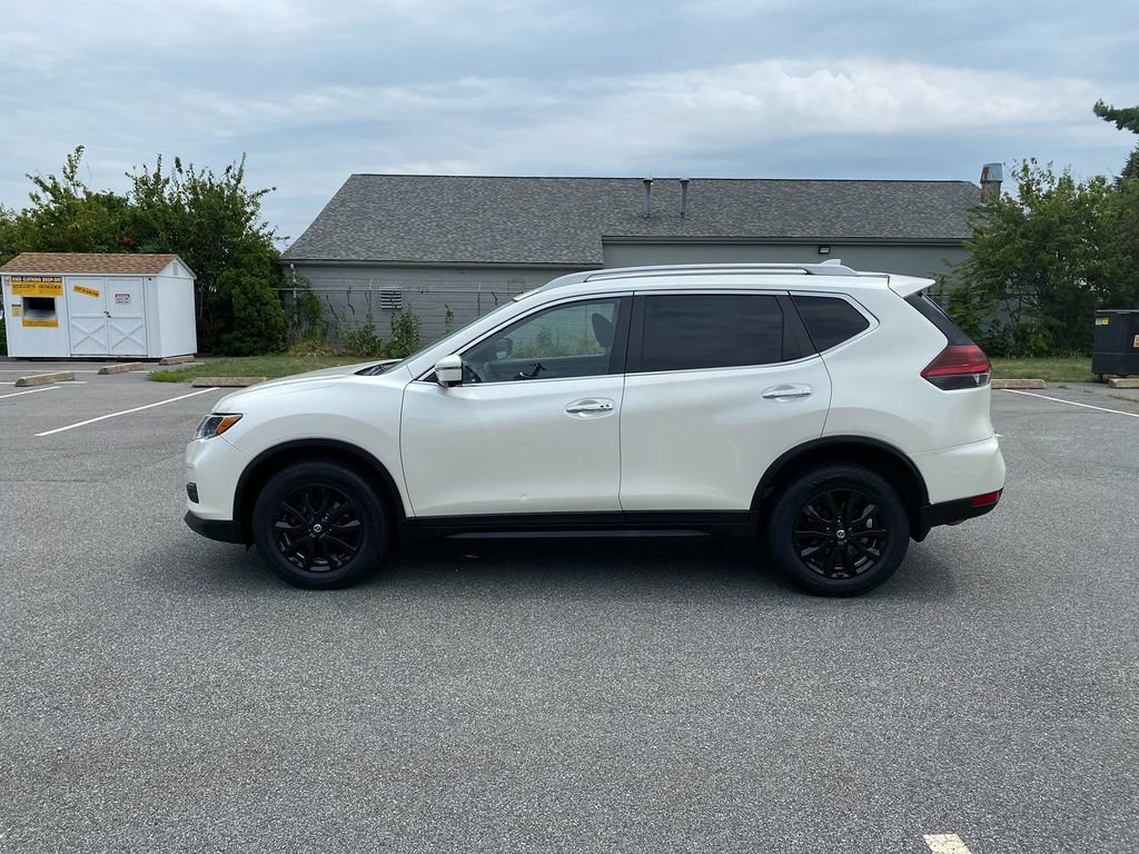 Used 2018 Nissan Rogue SV w/ Premium Package image 10